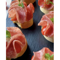 Кростини с салями