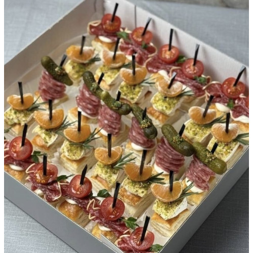 Бокс Клаб канапе №2